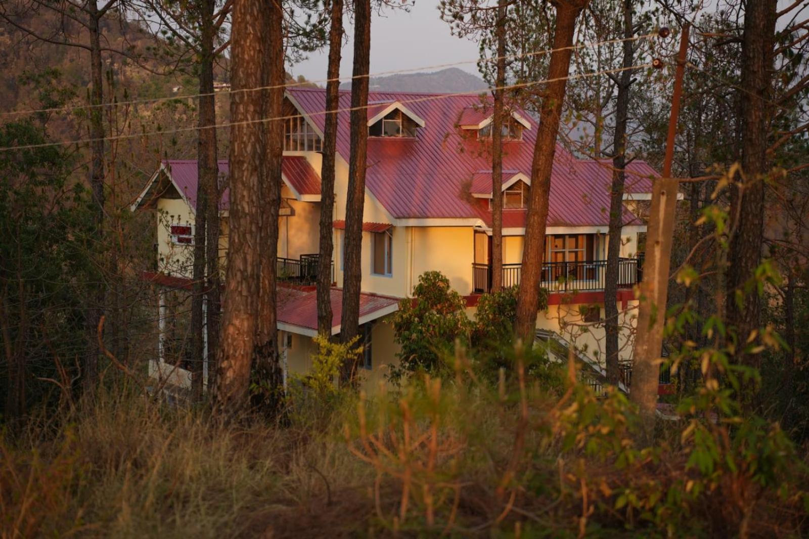 Rainbow Resorts Солан Екстериор снимка
